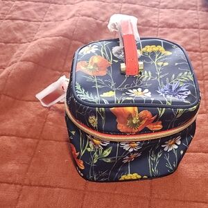 Estee Lauder Square Case